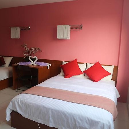 Wl Hotel Kampung Baharu Sungai Buluh Exterior foto
